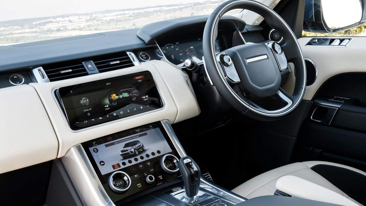 The new Range Rover is a plug-in hybrid but maintains its premium ...