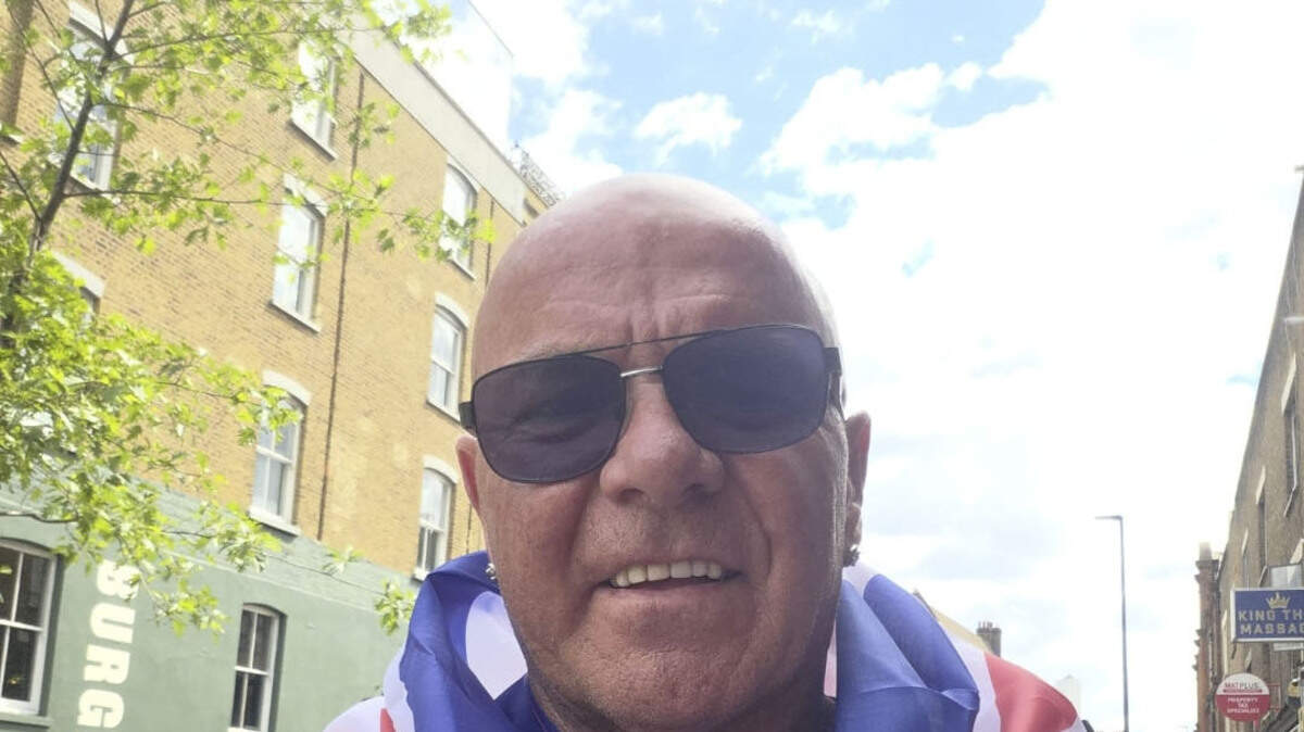 Ex-UDA boss ‘Mad Dog’ storms Tommy Robinson’s anti-migrant rally