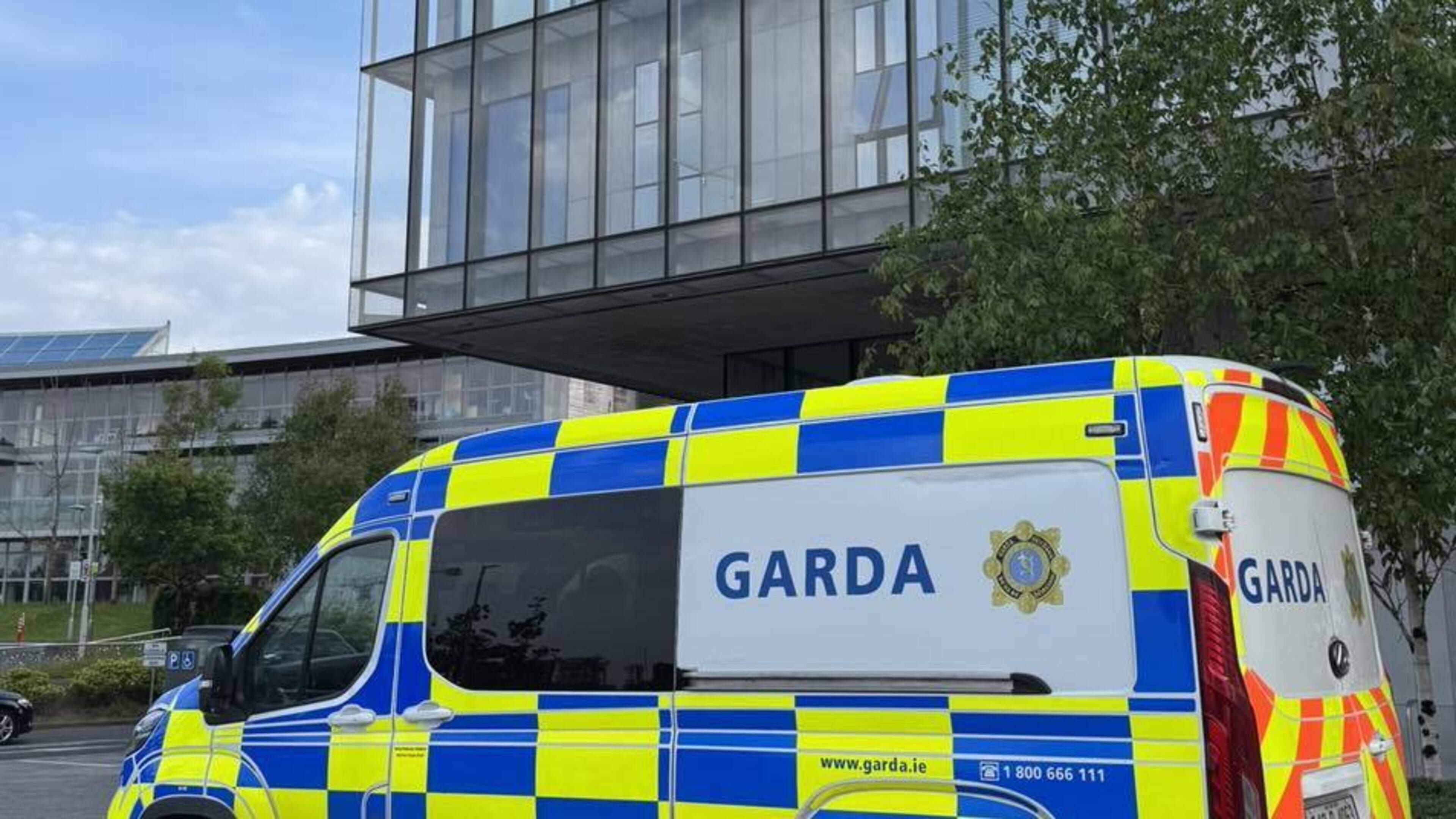 Gardai warn about scammers posing as council workers selling ‘left over’ building material