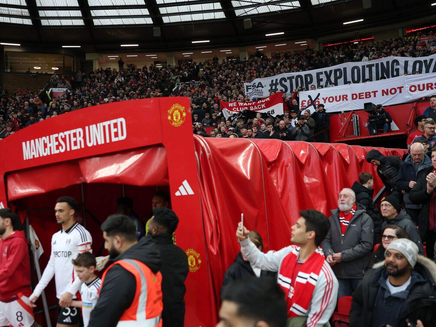 Manchester United fans urged to wear black at anti-Glazer protest as ...
