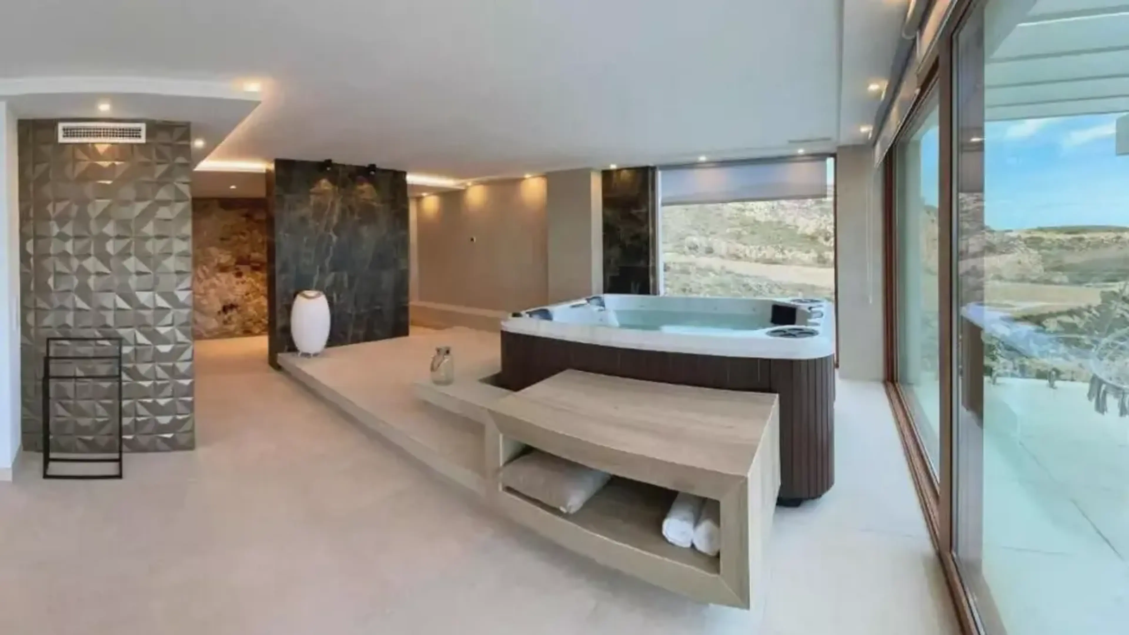Final hours of Irish mum and partner revealed as Spanish police probe jacuzzi malfunction