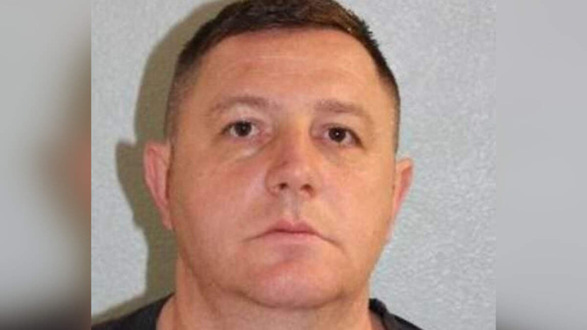 Man who attempted jewellery shop heist with elaborate tunnel plot arrested while fleeing to Ireland