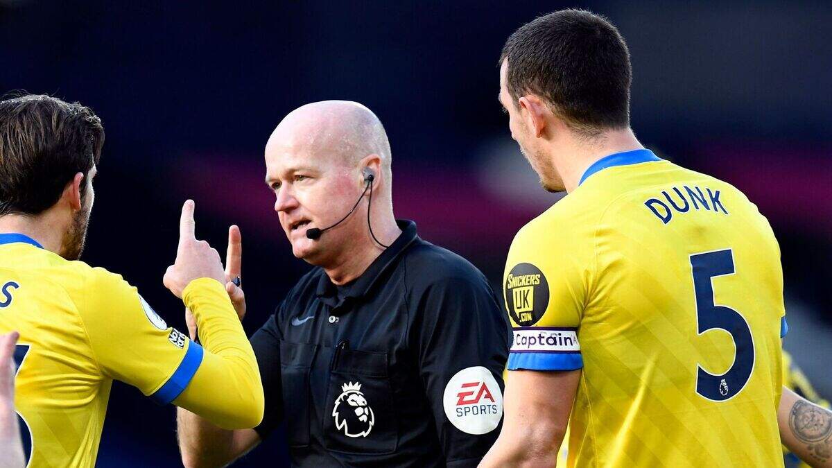 WATCH: Lewis Dunk slams 'embarrassing' referee after extraordinary ...