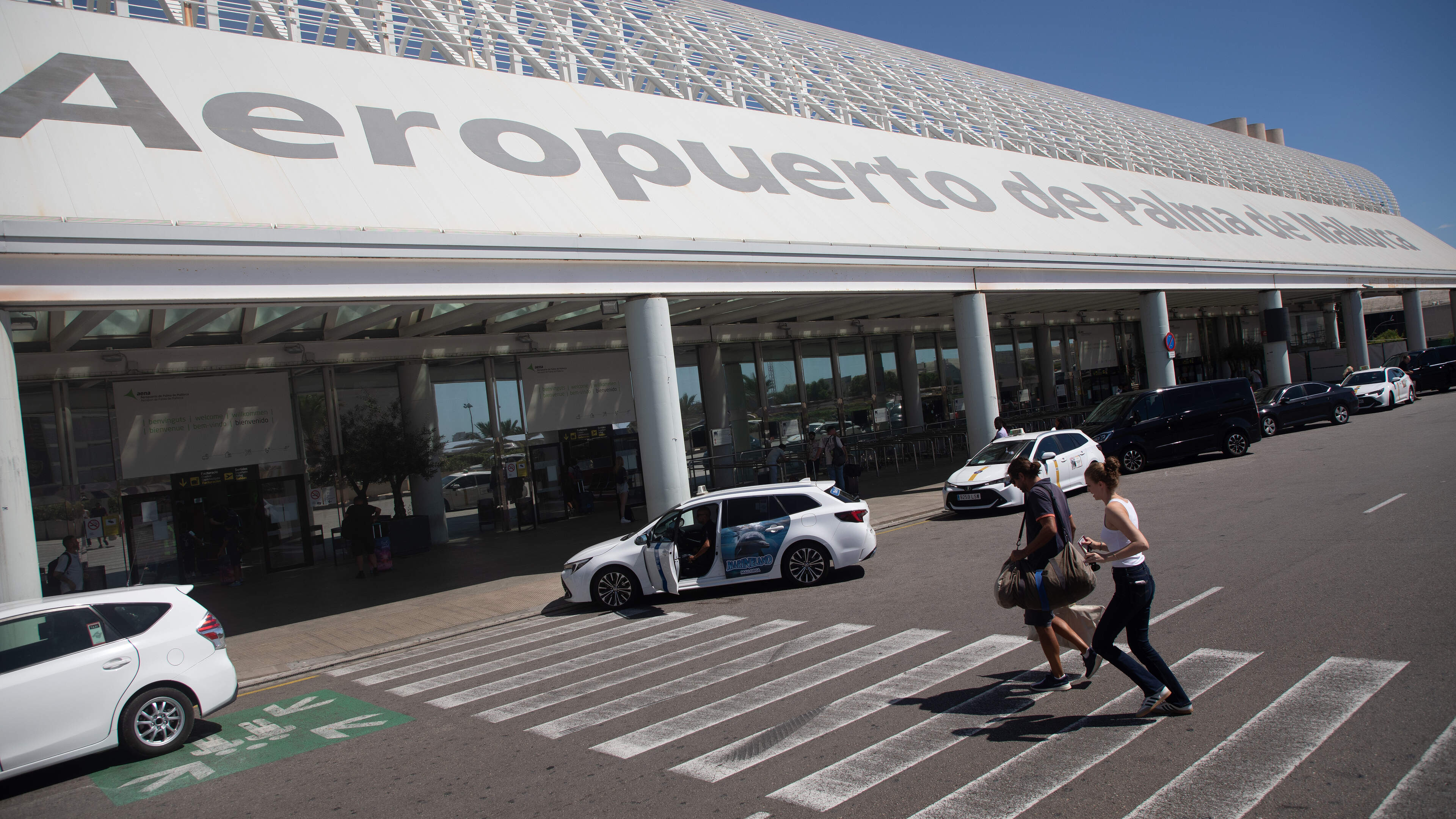 Irish woman holidaymaker arrested at Majorca airport after allegedly attacking police