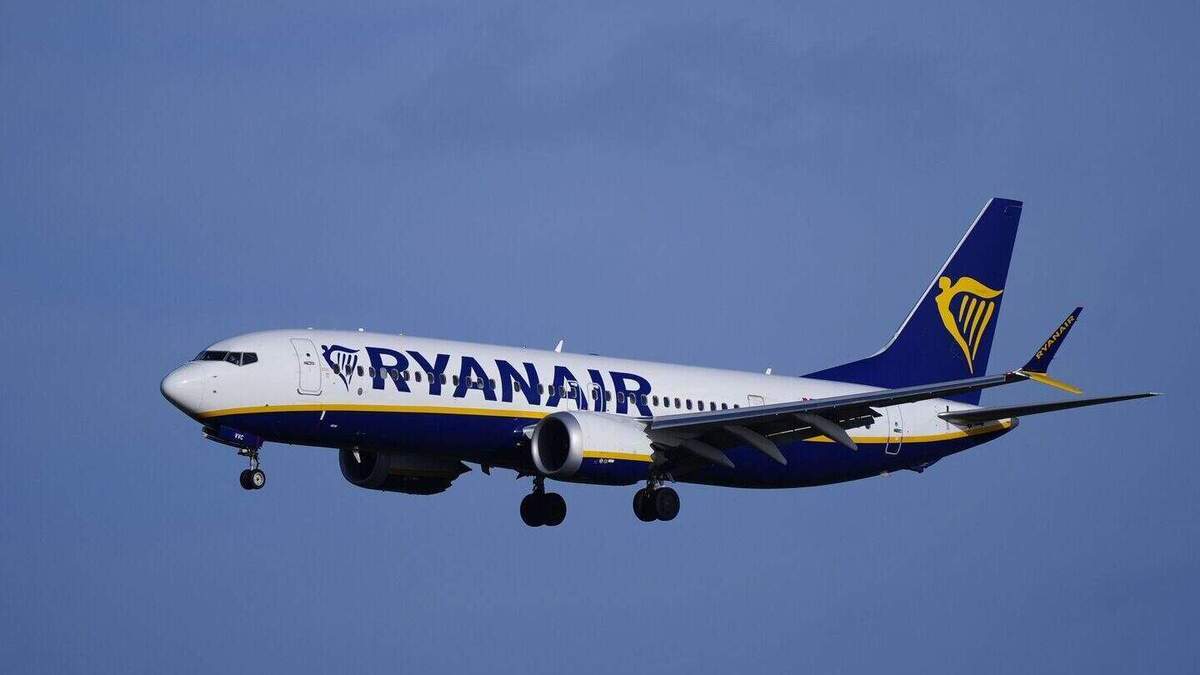 Ryanair-Flugzeug nach Dublin muss nach einem bizarren Vorfall und einem ...