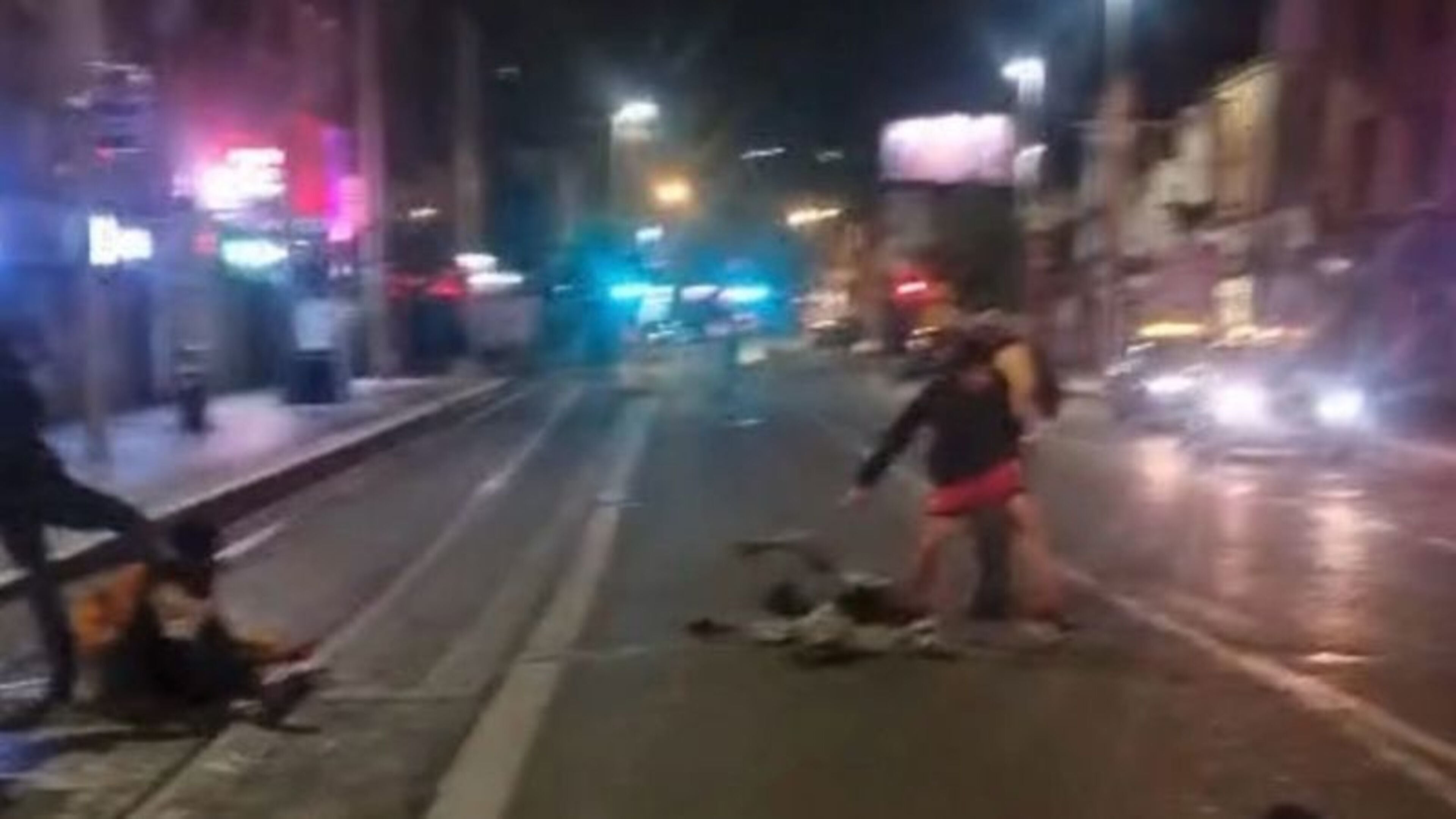 Huge brawl spills out on Dublin’s Parnell Street as politicians plead for action