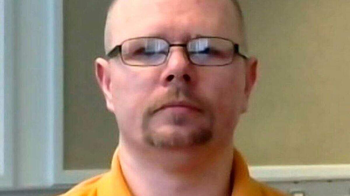 Roy Kerr: Lifer accused of attacking female prison officers tells judge ...