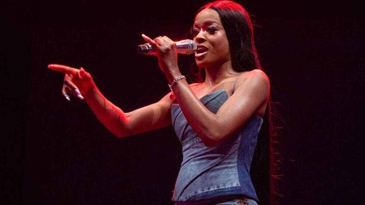 Rapper Azealia Banks reopens feud with Aer Lingus as she calls for ...