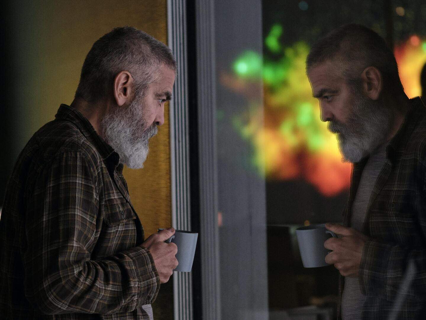 George Clooney plays lonely scientist in The Midnight Sky trailer ...