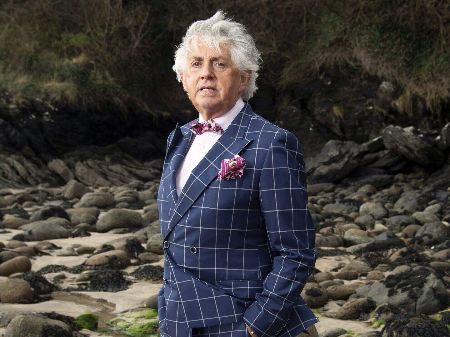 TV hotelier says he would drink bottles of wine before work during ...