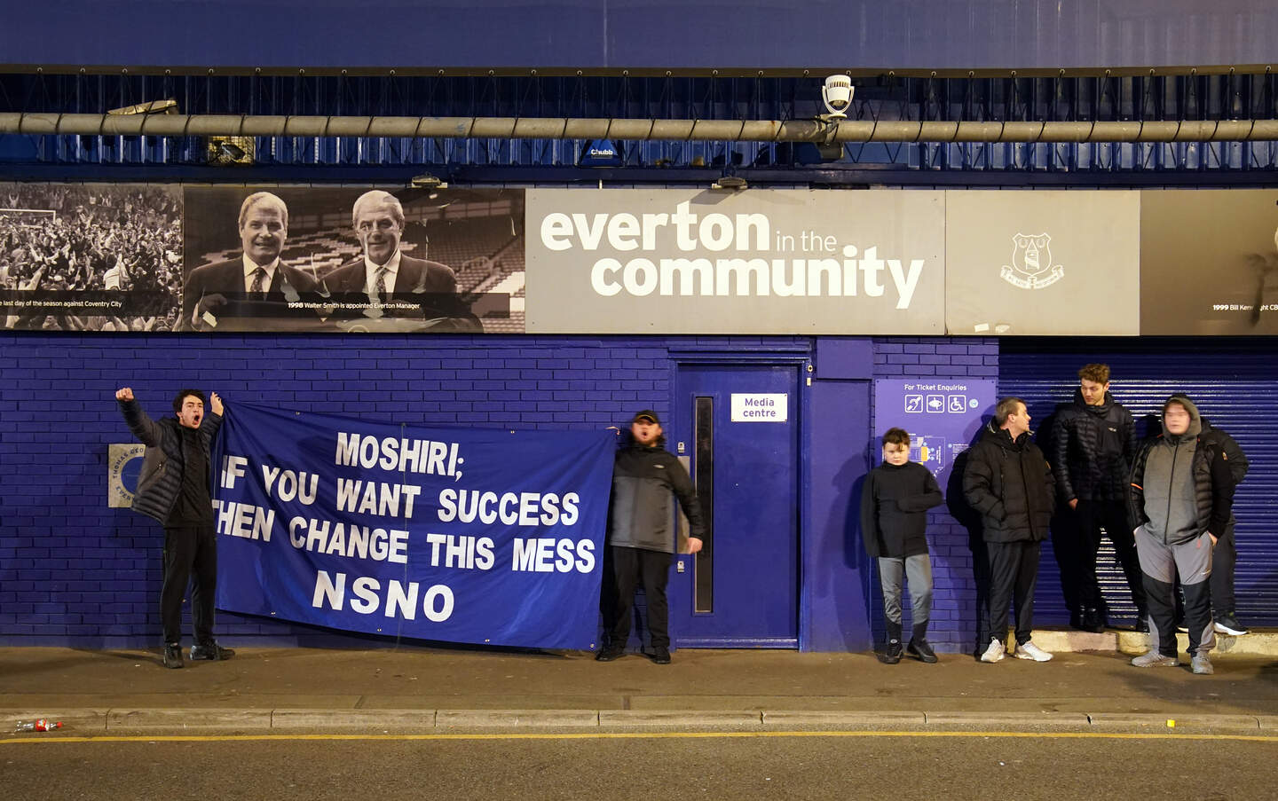 What is going on at Everton and why are fans protesting? | Crime World