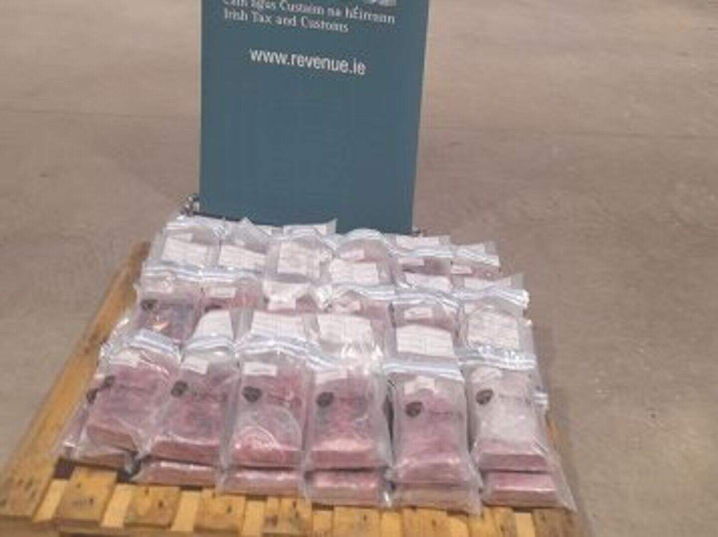 €3m worth of cocaine hidden in container of bananas is seized at Cork ...