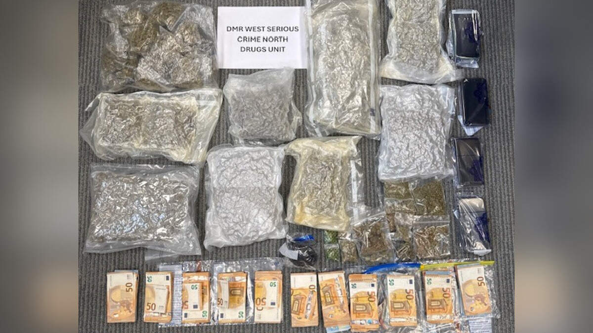 Two women and two men arrested after Finglas drugs and cash raid ...