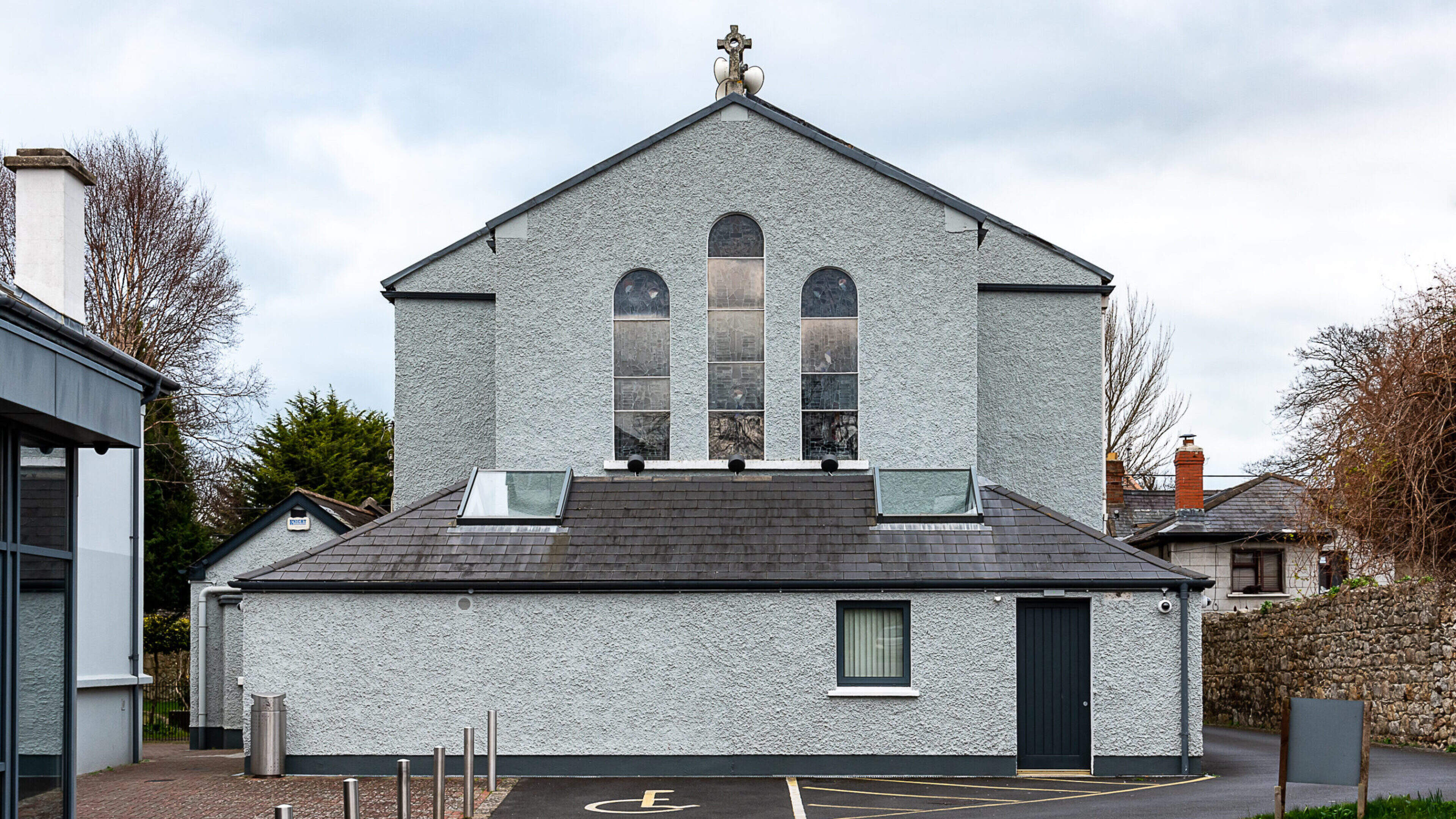 Burglar ransacks church sacristy then raids Dublin pizza takeaway staff room