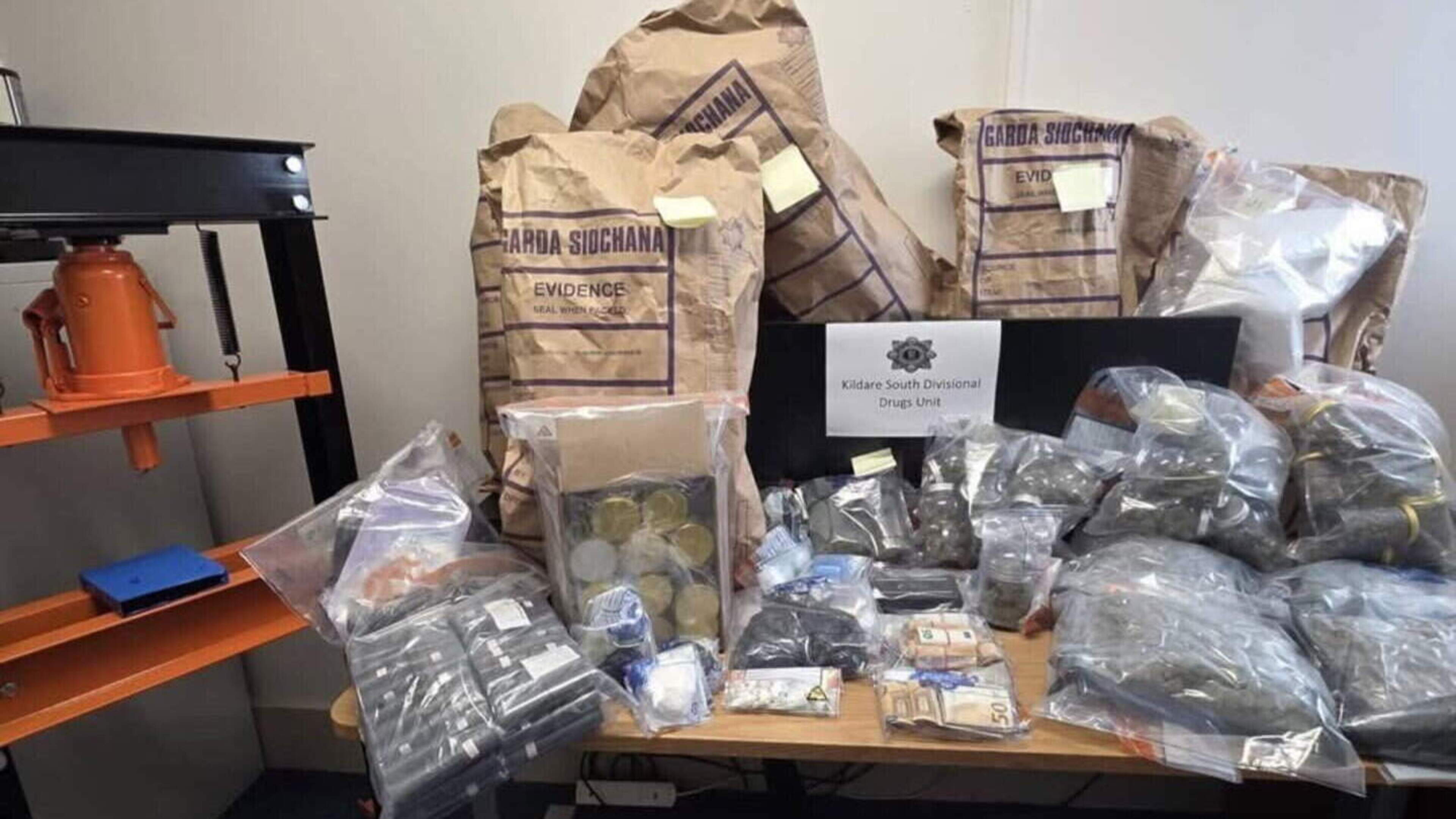 Two men granted bail after cocaine and cannabis bust in Kildare home