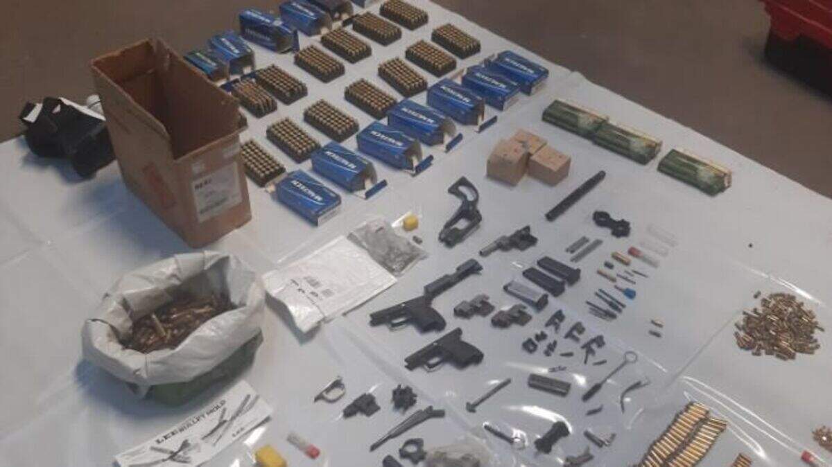 Man (47) arrested as cops bust ‘factory’ in London that used 3D ...