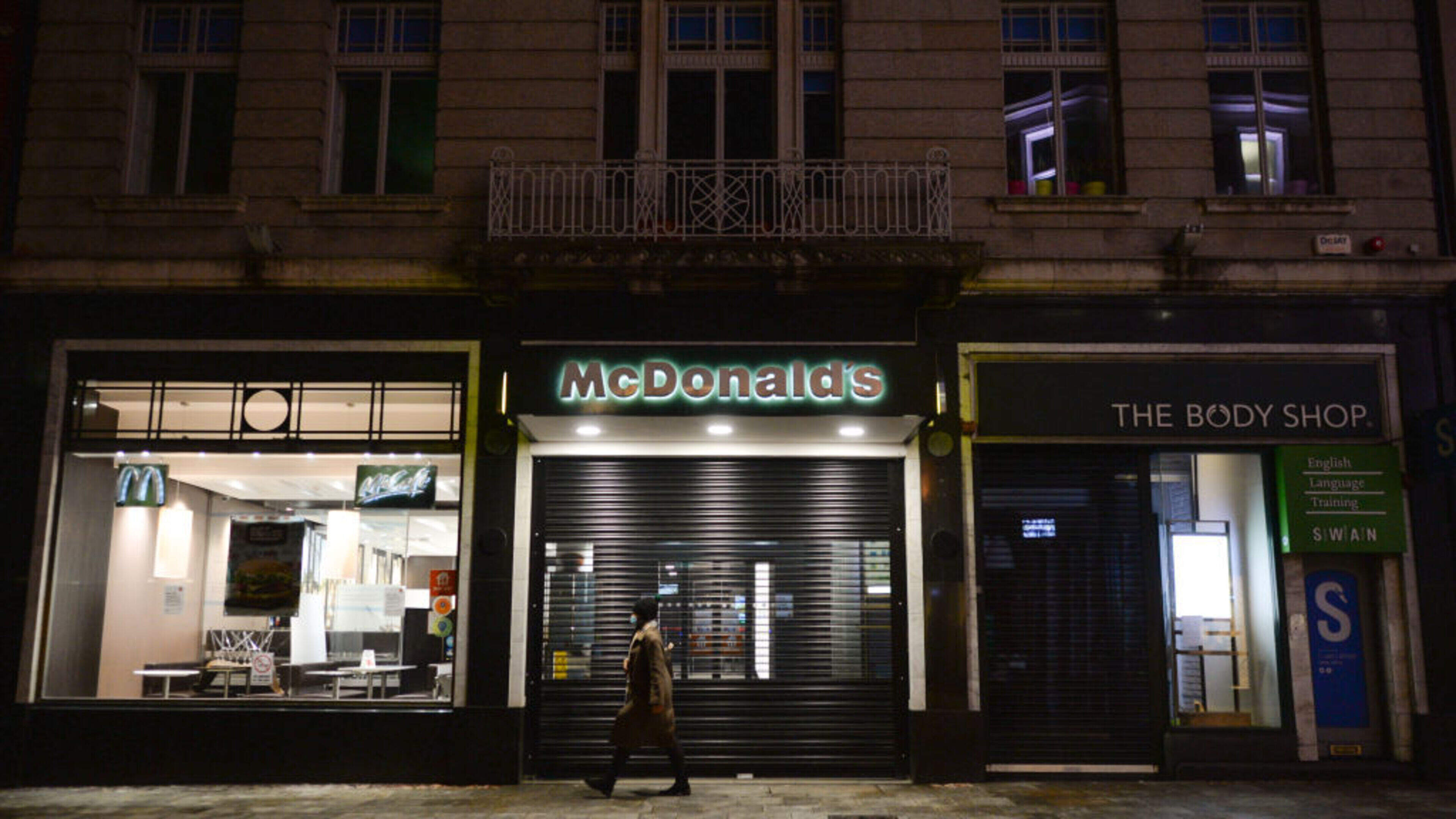 Mum-of-two thought security man was shot as she hid in O'Connell St McDonald's toilets