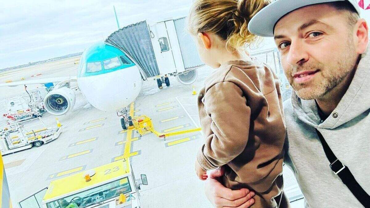 Westlife’s Mark Feehily jets off on holidays with daughter Layla (3 ...