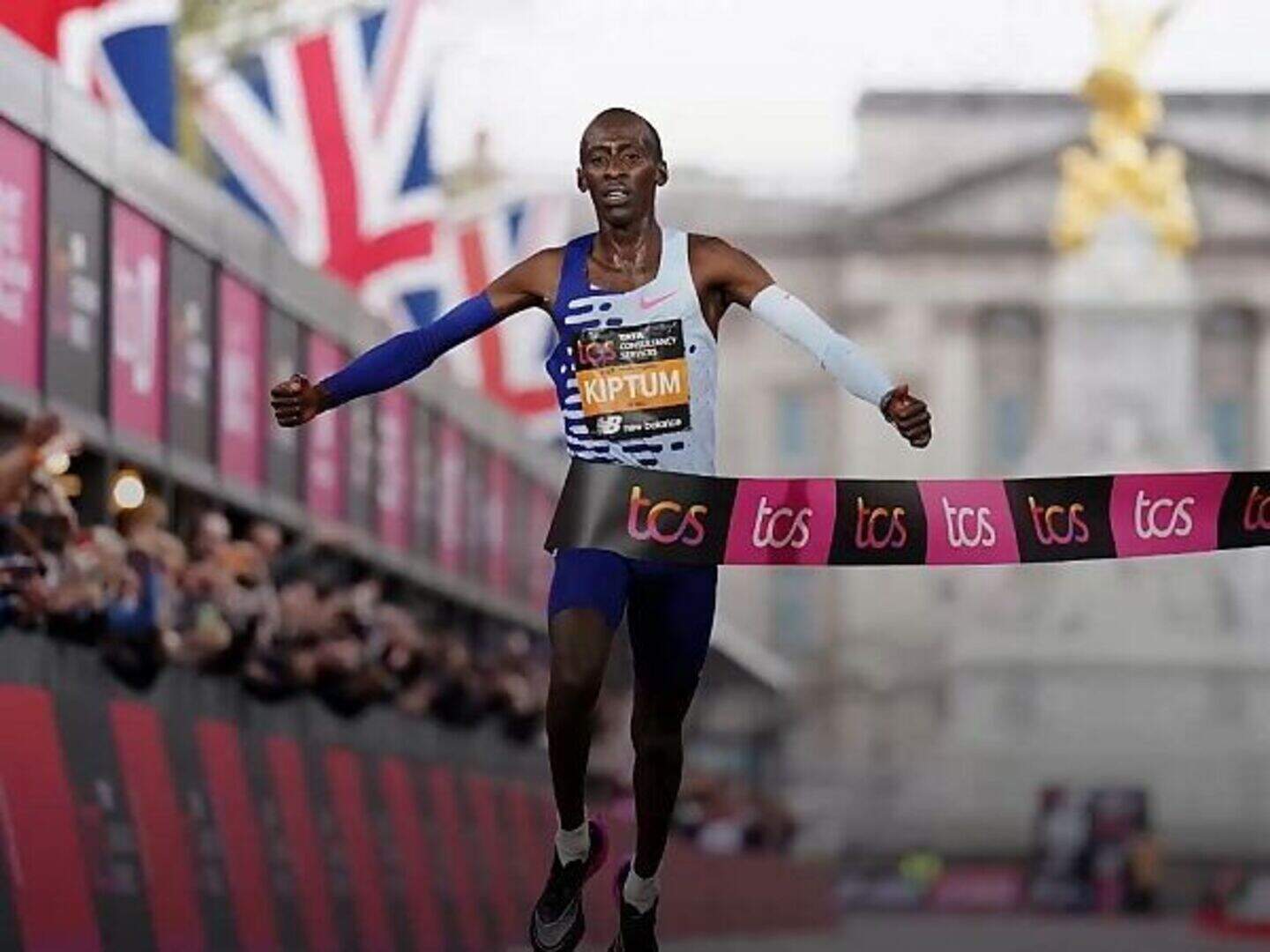 Kelvin Kiptum: Marathon world record holder and coach die in Kenya road ...