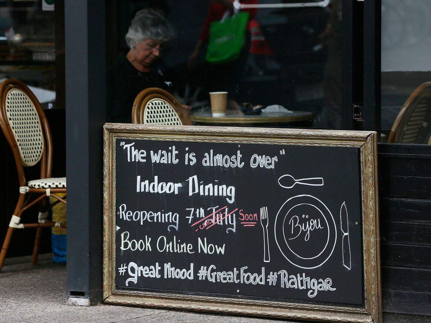 Restaurants and pubs to be protected against legal action for refusing ...