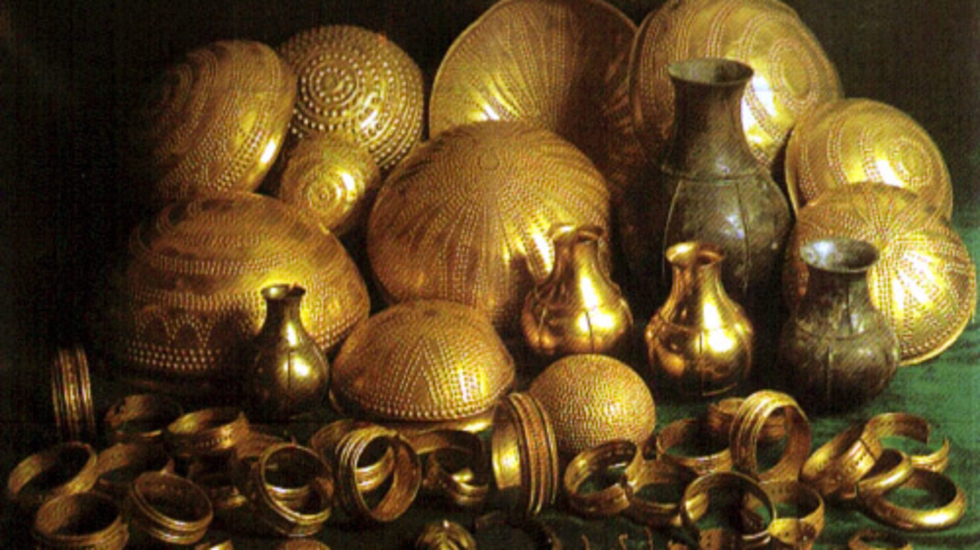 Brazen thieves steal famous ‘Treasure of Villena’ in daring prehistoric gold heist in Spain