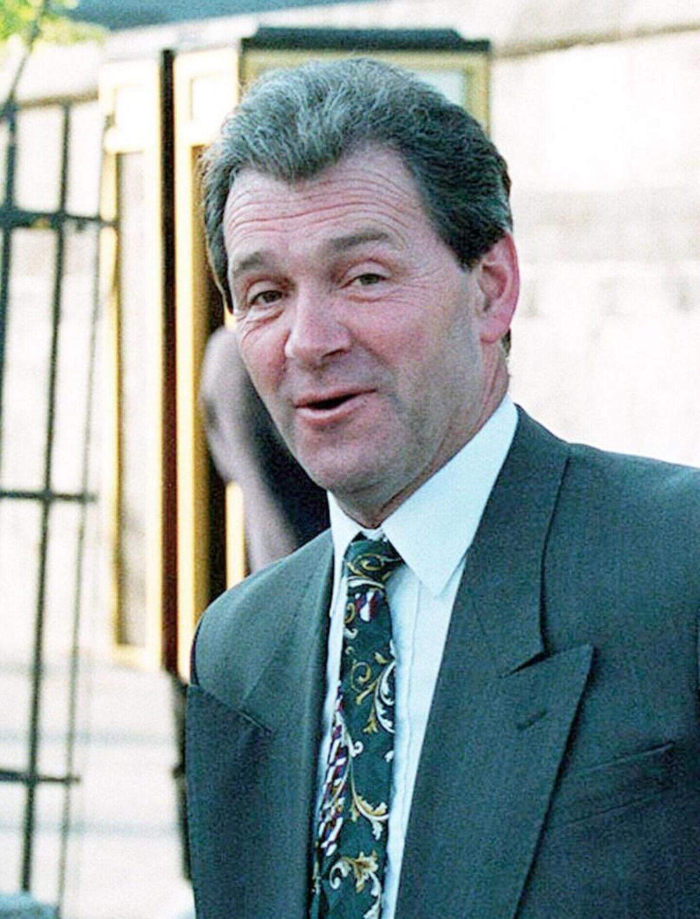 Garda-killer Pearse McAuley lying low in Irish estate after prison ...