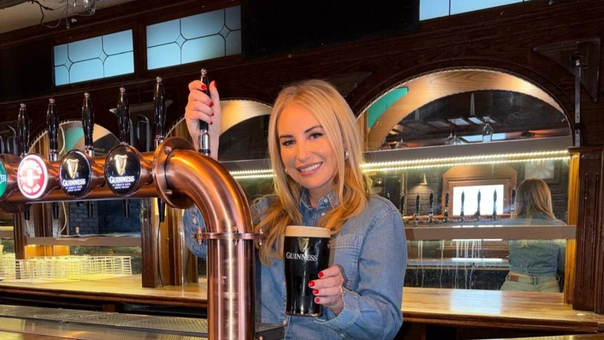 Country star Cliona Hagan cancels pub opening after family bereavement