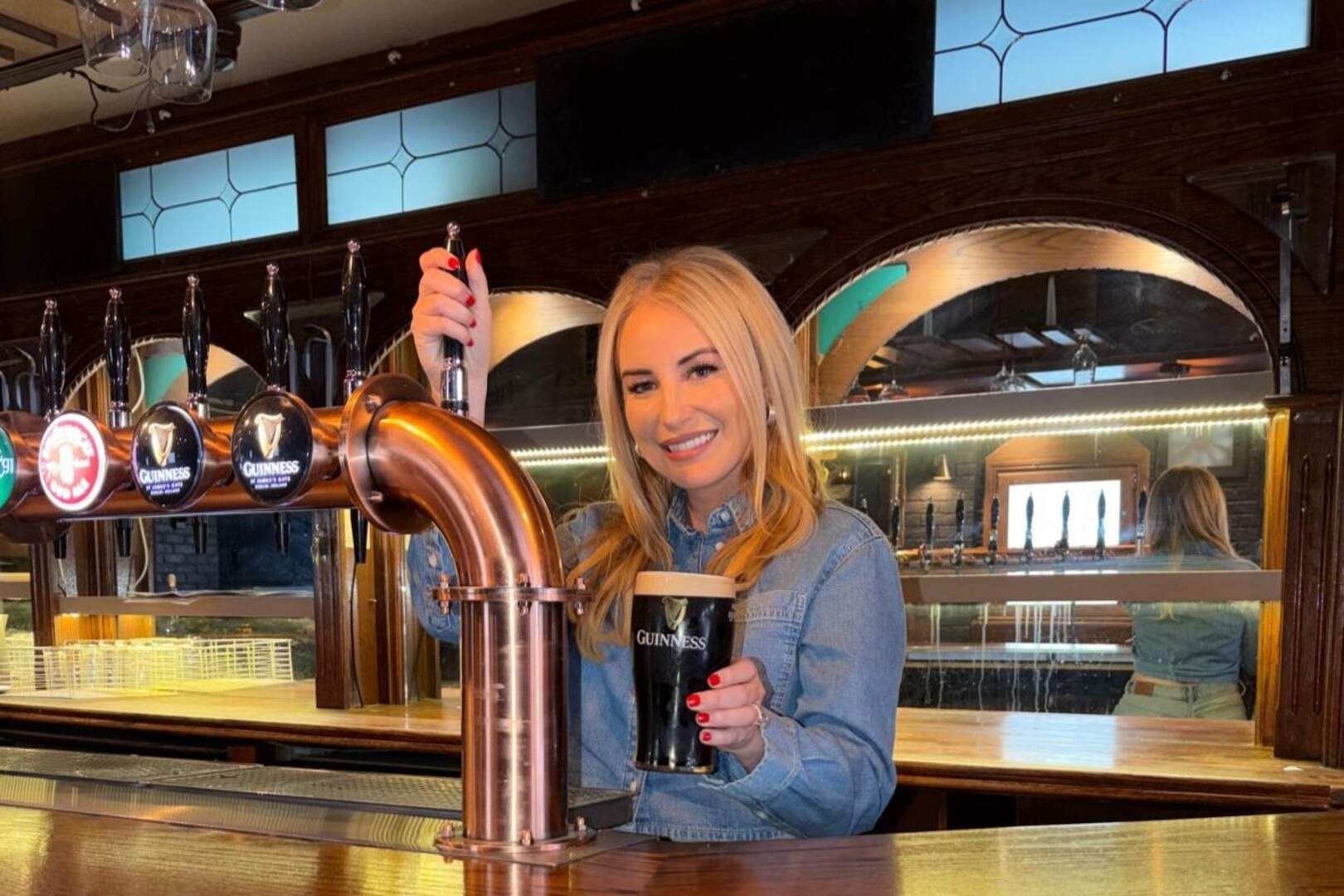 Country star Cliona Hagan cancels pub opening after family bereavement ...