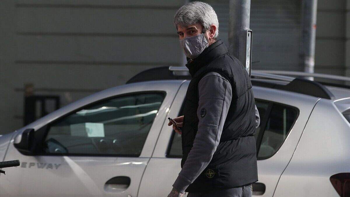 Man (38) who threatened to shoot security guard for 'barring' son given ...