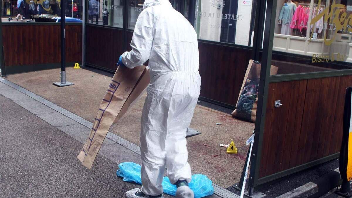 Woman rushed to hospital after suspected stabbing on Dublin's Exchequer Street