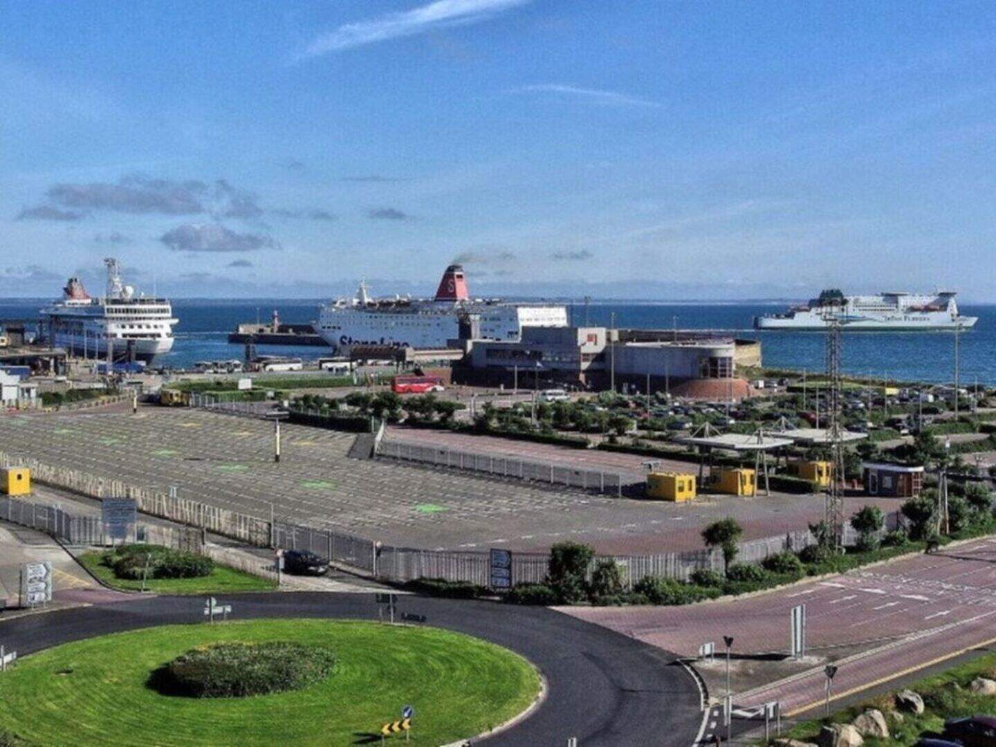Man arrested as cocaine worth over €9million seized at Rosslare port in ...