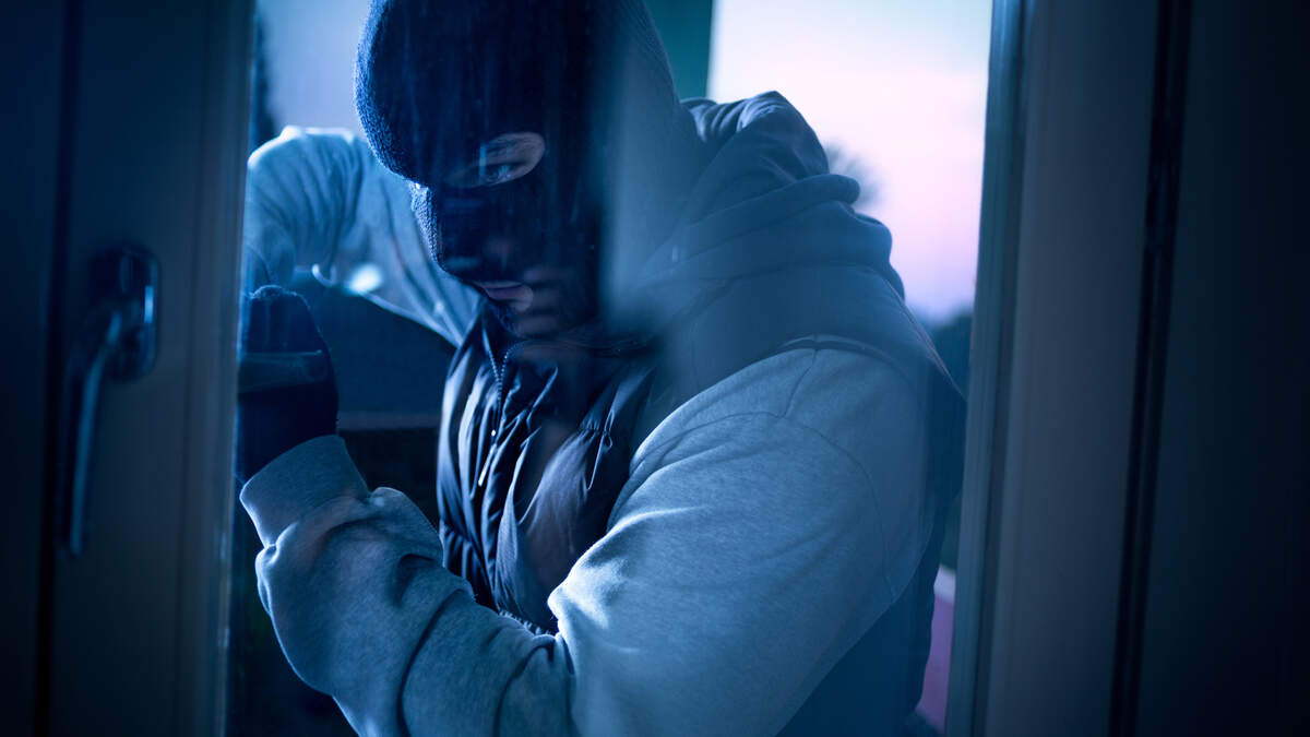 We're stuck indoors - but fear of winter break-ins is greater | Crime World